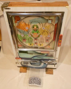 Vintage Nishijin Pachinko Japanese Arcade Pinball Machine -FOR PARTS or REPAIR - Picture 1 of 8
