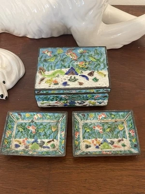 Antigua caja china de esmalte cloisonne elevada bajo el mar escena bandejas para fumar Foto 1 de 4
