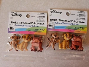 Disney König der Löwen Simba, Timon und Pumba Knöpfe 2er Set Neu mit Etikett - Bild 1 von 3