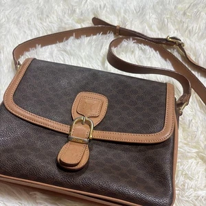 Borsa a tracolla Celine marrone macadam patta in pelle tracolla regolabile Giappone - Foto 1 di 24