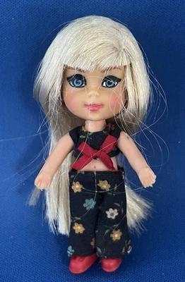 MATTEL LIDDLE KIDDLES BEAT A DIDDLE DOLL  WITH OUTFIT & RED SQUISHY SHOES - Image 1 of 4