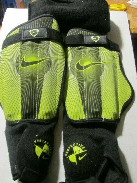 NIKE Protective Fit Used Soccer Flex Shin Guards size Medium  - Image 1 of 1
