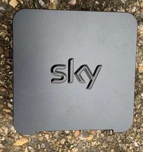 Sky HD broadband Wireless Router SR102 Sky Hub2 - Picture 1 of 3
