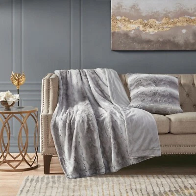 Almohada cuadrada de piel sintética Madison Park Zuri Foto 1 de 4