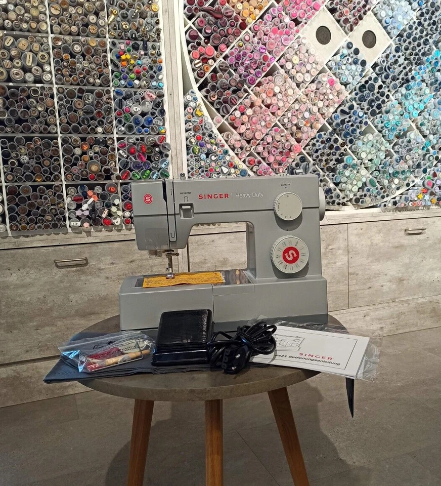 ** SINGER Heavy Duty 4423 Nähmaschinen Handarbeit gebraucht Haushalt Hobby - Bild 1 von 4