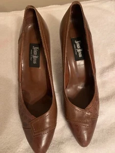 Ladies Neiman Marcus Croc Heels Size 8 - Picture 1 of 6