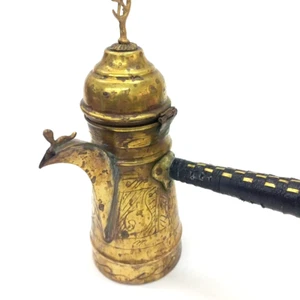 Heritage Arabisch Rechtshand Gelb Messing Kaffeeausgießer - Wasserkocher مصب قهوة عربي - Bild 1 von 13