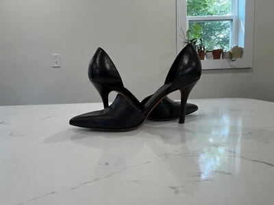 Bombas Vince US 8 EU 39 saltos Claire couro sufocado D'Orsay - Imagem 1 de 4