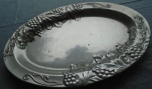 Platter Wilton Oval Grapes Leaves Tray 16 x 11"Aluminmum - Picture 1 of 8