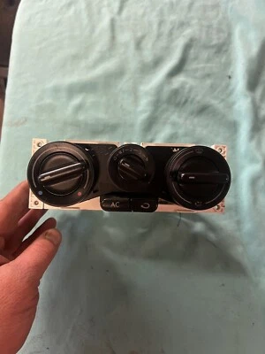 Volkswagen Beetle 1999-2010 controles de temperatura clima OEM 00 01 02 03 04 Foto 1 de 3