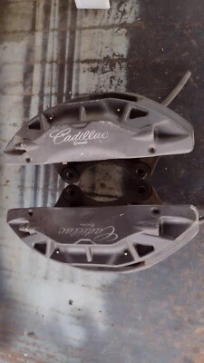 Pinzas de freno delanteras Cadillac CTS XTS V-SPORT 2017-2019 con pastillas OEM BREMBO Foto 1 de 4