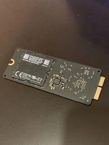 Apple Samsung 128GB SSD MZ-KPW1280/0A7 - Foto 1 di 1