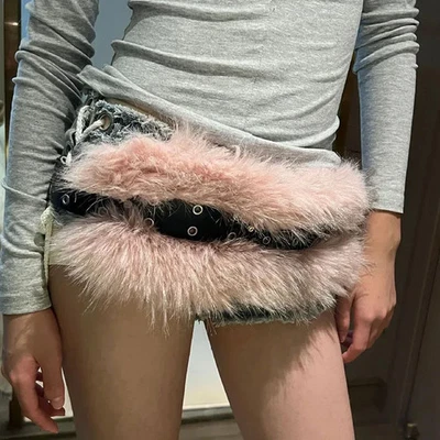 Cinturones de piel sintética vintage Y2K cadena de cuentas de metal felpa cadena de cintura piel peluda sexy Foto 1 de 4