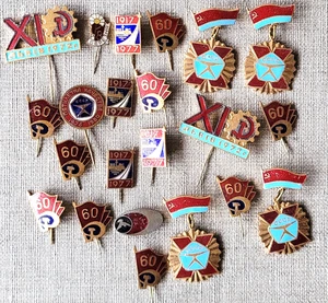 60 anni dell'URSS, Rivoluzione Set di 22 spille distintivi ottone russo sovietico URSS - Foto 1 di 11