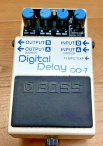 Boss DD-8 Digital Delay Pedale per chitarra effetti stereo looper 11 modalità espressione - Foto 1 di 5