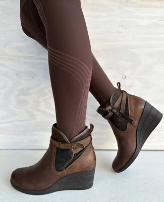 Botines UGG Emalie WP marrón cuero envejecido cremallera 2,5"" tacón de cuña talla 7 Foto 1 de 4