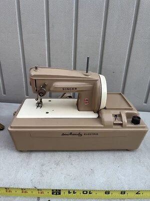 Vintage 1961 Singer SewHandy Child's Electric Sewing Machine Model 50D Working - Image 1 of 4