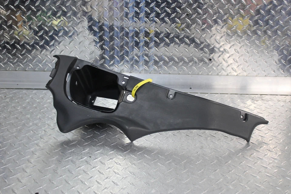 TRIUMPH TROPHY 900 1999 compartimento de almacenamiento derecho carenado de bolsillo Foto 1 de 4