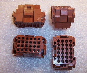 QTY (10) 24 POSITION FREE HANGING PLUG HOUSING 5mm SQ GRID 207304-1 TYCO - Picture 1 of 1