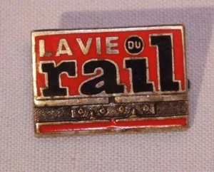 § Rare broche insigne émaillée - La Vie du Rail - Drago § - Imagen 1 de 3