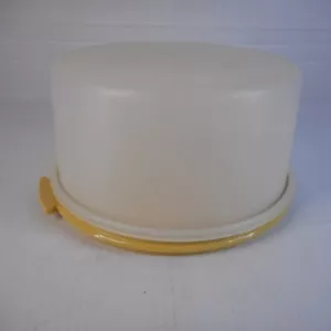 Vintage Tupperware Cake Taker No Handle - Harvest Gold - # 1256/1257 - Picture 1 of 3