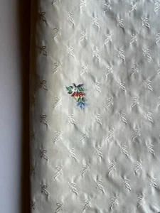 Lee Jofa Samantha Silk Weave Fawn  Remnant 24"x24" - Picture 1 of 3