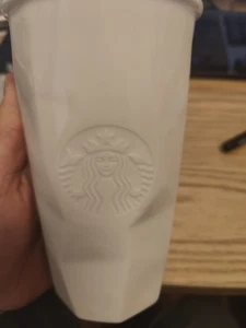 Starbucks Ceramic Tumbler 10 oz Crumpled Siren White Red Lid Travel Hot 2013 - Bild 1 von 3