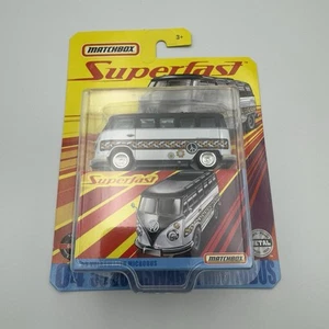 2020 Matchbox Superfast #04 '59 Volkswagen Microbus BLACK / WHITE / PEACE / MOC - Picture 1 of 5
