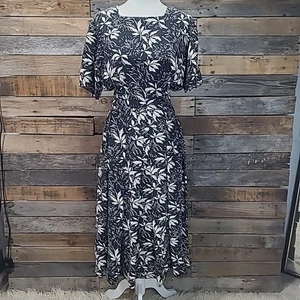 Vestido Midi Vintage Silk Studio Negro Blanco Floral Talla 8 Línea A Clásico - Imagen 1 de 9