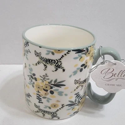 ¡NUEVO! Taza de café de cerámica Bella mostaza a rayas gatos y flores textura martillada Foto 1 de 4