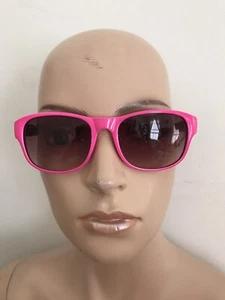 NEW LOOK PINK AND LEOPARD PRINT RETRO 1950'S SUNGLASSES & FREE HARD CASE BNWT - Picture 1 of 9