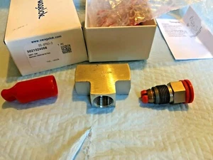 Swagelok SS-8FK0-3  Medium Pressure Tube Fitting, Union Tee, 1/2 in. Tube OD - Picture 1 of 4