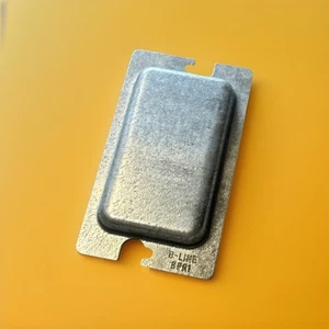 🔥(AN) *** STCK 110*** Eaton BPR1 B-Line Serie Kunststoff Schutzplatte Aufnahme - Bild 1 von 4