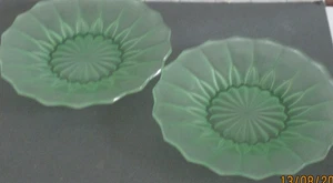 Juego de 2 placas de vidrio prensado verde vintage - estilo Art Deco - Imagen 1 de 7