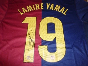 CAMISETA BARCELONA #19 FIRMADA POR LAMINE YAMAL + CERTIFICADO DE AUTENTICIDAD - Imagen 1 de 4