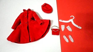 MATTEL SKIPPER #1906 KLEID MANTEL ROT SAMT GELDBÖRSE HUT SCHUHE HANDSCHUHE Kleidung 1964 - Bild 1 von 3