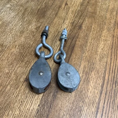 Conjunto de 2 polias de corda de ferro fundido de metal vintage - bloco náutico agrícola e equipamento - Imagem 1 de 4