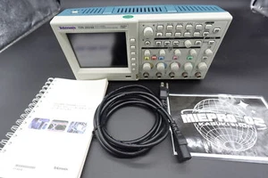 Tektronix TDS2024B Digital Oscilloscope 200MHz 2GS/s USED - Picture 1 of 10