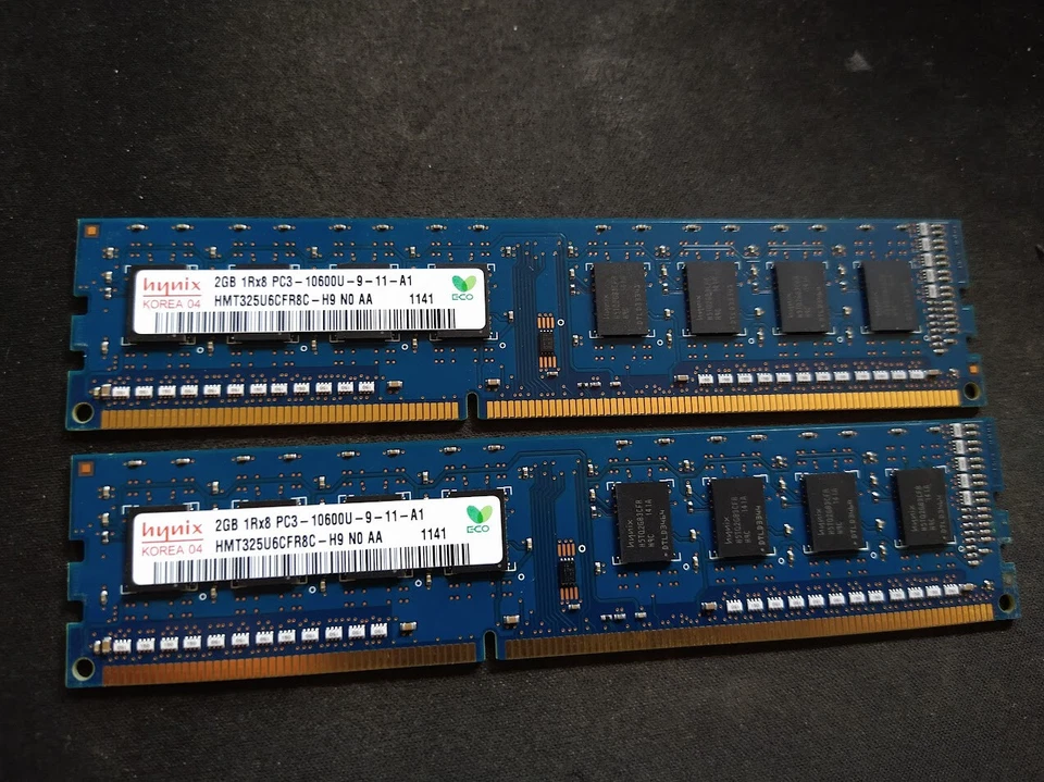 Memory Hynix 2 X 2GB HMT325U6CFR8C - - Image 1 of 1