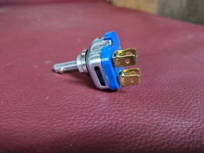 Interruttore illuminazione pannello Aston Martin Classic AMV8 - Immagine 1 di 2