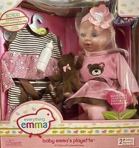 BAMBOLA BABY EMMA’S PLAYETTE 16” NUOVA CON ORSO MARRONE, BIBERON, VESTITO EXTRA E MARSUPIO - Foto 1 di 4