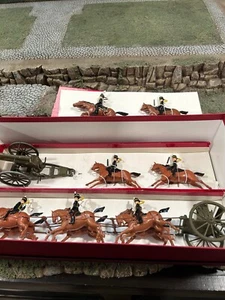 Britains Collectible No. 39 Royal Horse Artillery with outriders and Officer - Picture 1 of 5