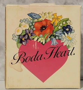 Kosta Boda Glass Heart Vase Rectangular 4" X 2" Raised Heart Never Used Vintage - Picture 1 of 10