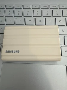SSD externo Samsung Beige T7 Shield 1 TB S22 100% buena salud probado - Imagen 1 de 4