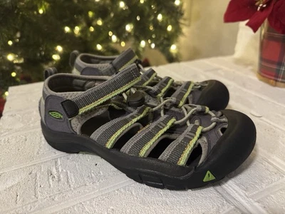Sandalias de Senderismo Keen Newport H2 Verde Gris Negro Niños Talla 3 Excelente Estado Foto 1 de 4