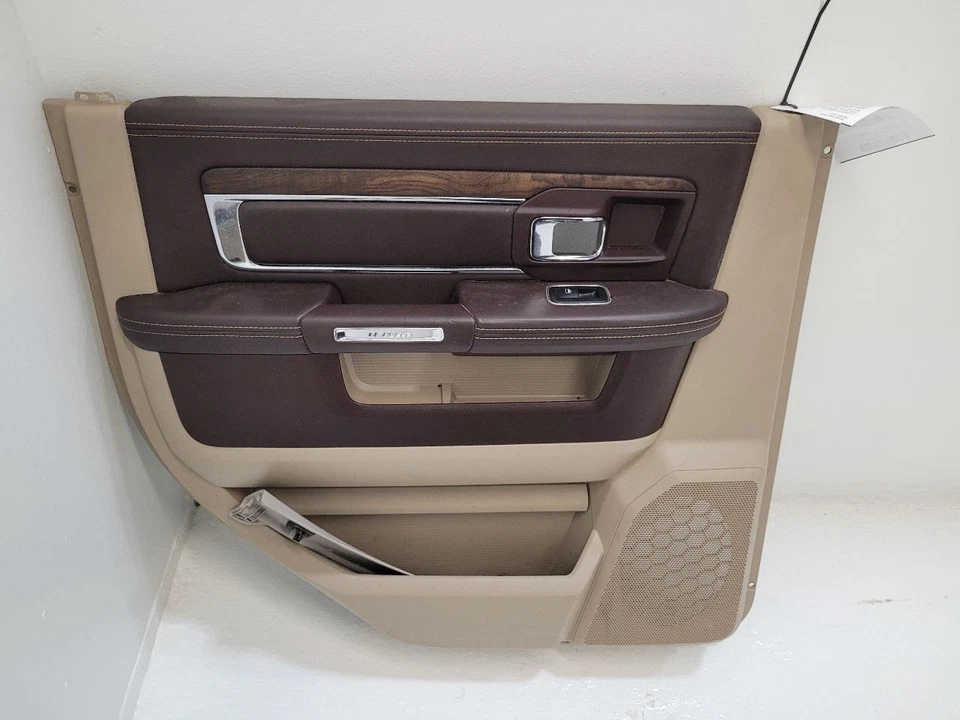 2016 DODGE RAM 1500 Door Trim Panel Rear - Изображение 1 из 4