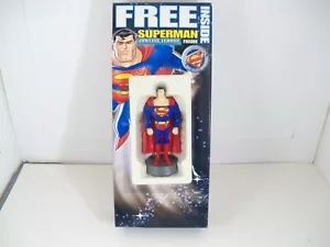 Neu in Verpackung Post Cereals Free Superman Justice League Figur Superman ist 4 1/8" Höhe mit Bas - Bild 1 von 3