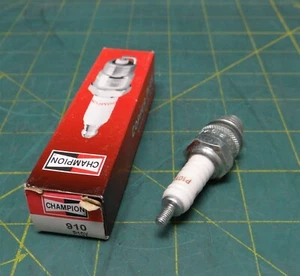 Champion Spark Plug 910 Type P10Y Copper Plus Small Engine Spark Plug - Picture 1 of 8