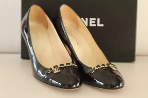 CHANEL BLACK PATENT LEATHER PUMPS HEELS SHOES ESCAPRINS 40 CHAIN LOGO - Picture 1 of 7