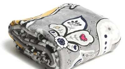 Vera Bradley Disney Throw Mickey Mouse Family Fun 50 X 80 NWT - Image 1 of 4